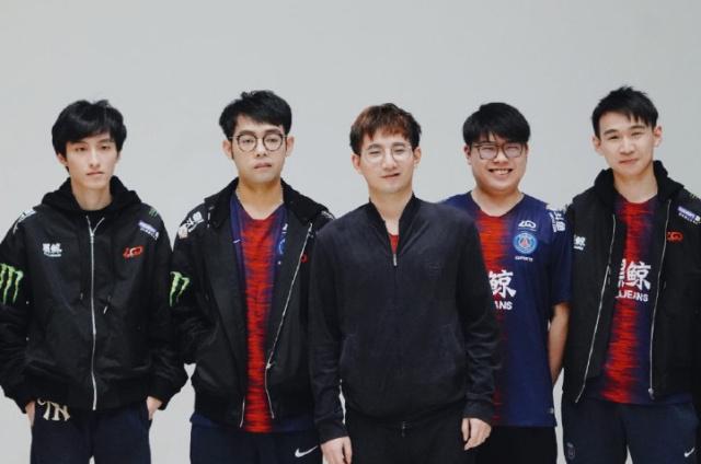 霍姆格伦的 霍姆格伦的